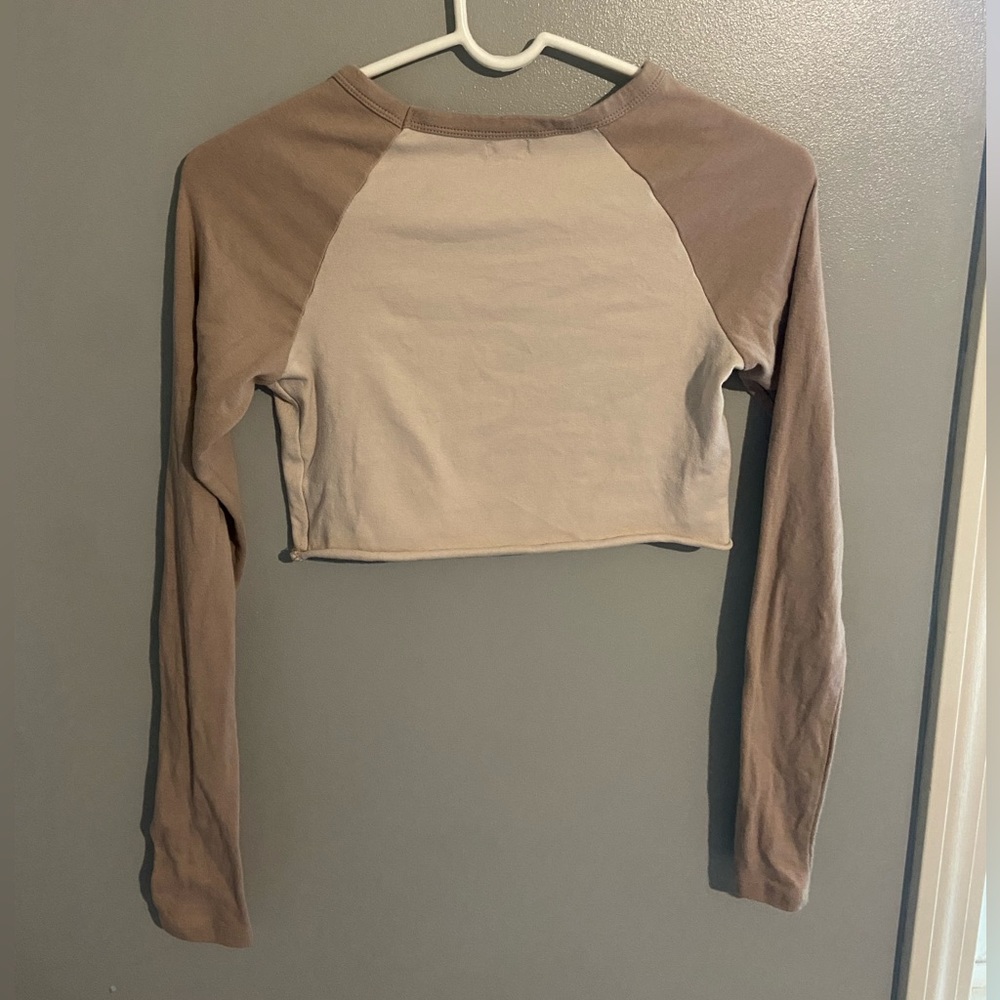 Garage Cropped Long Sleeve Top - Picture 2 of 3